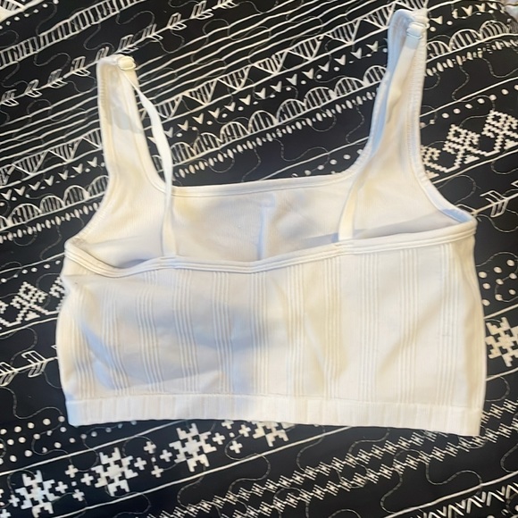 white crop top - Picture 2 of 3